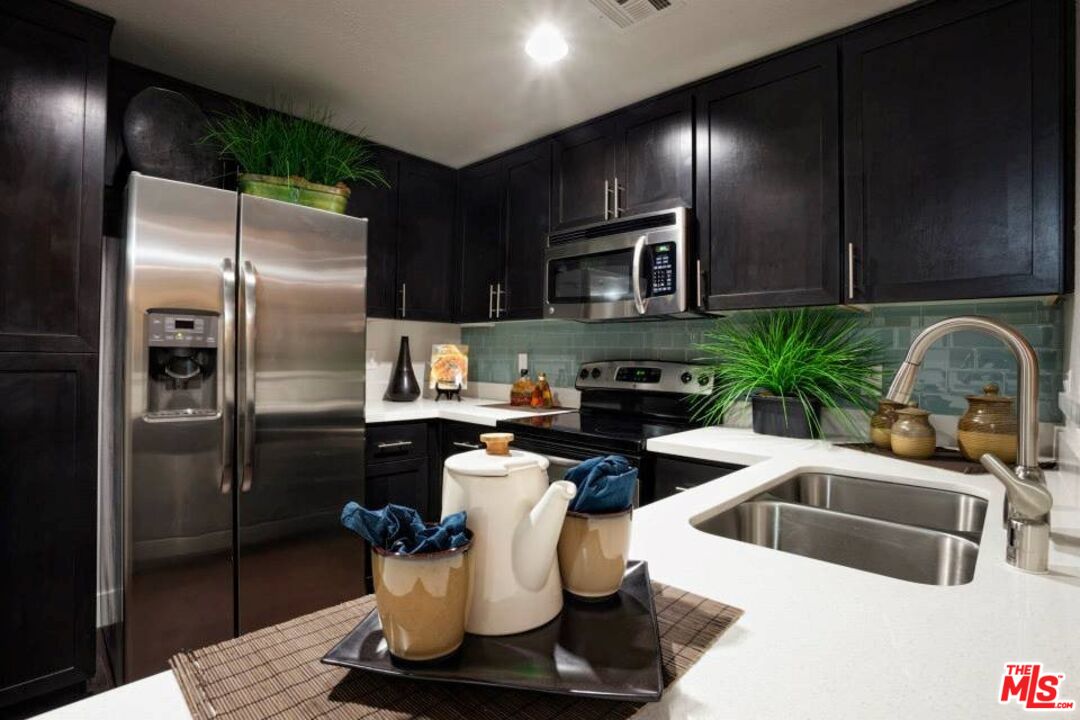 10833 Wilshire Blvd Unit: 524 photo 15