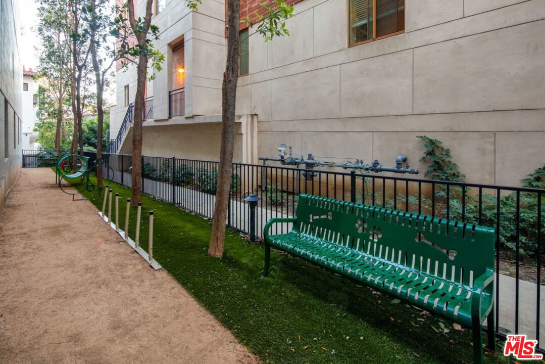 10833 Wilshire Blvd Unit: 524 photo 11