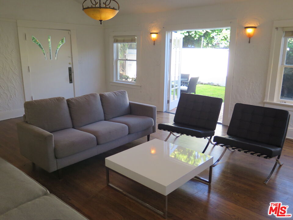 1444 Yale St photo 16